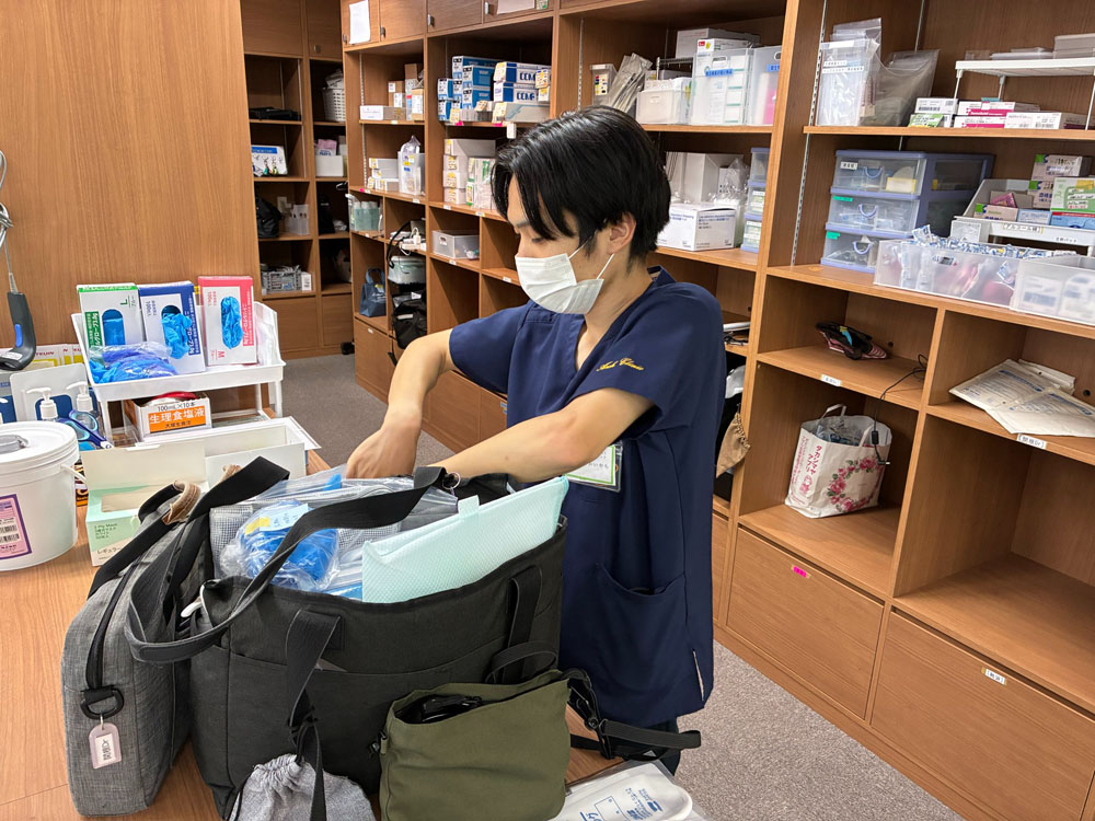 訪問バッグの中身・必要物品を確認